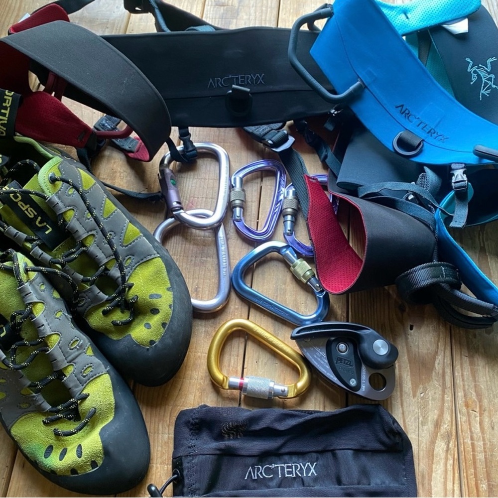 ON HOLD forClimbing Lot Arc’teryx Harnesses Petzl Belay Carbiners La Sportiva